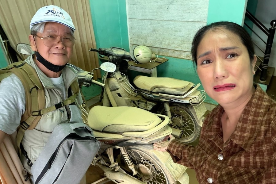 Nhà Cát Tường ở Huế ngập sình lầy sau trận lũ