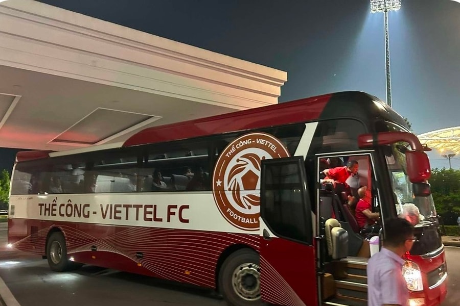 Trận đấu tại V.League bị hoãn vì tắc đường