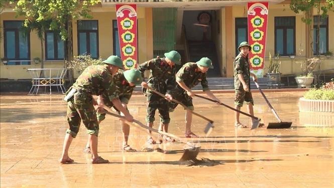 Hỗ trợ vùng 'rốn lũ' Lệ Thủy khắc phục hậu quả thiên tai