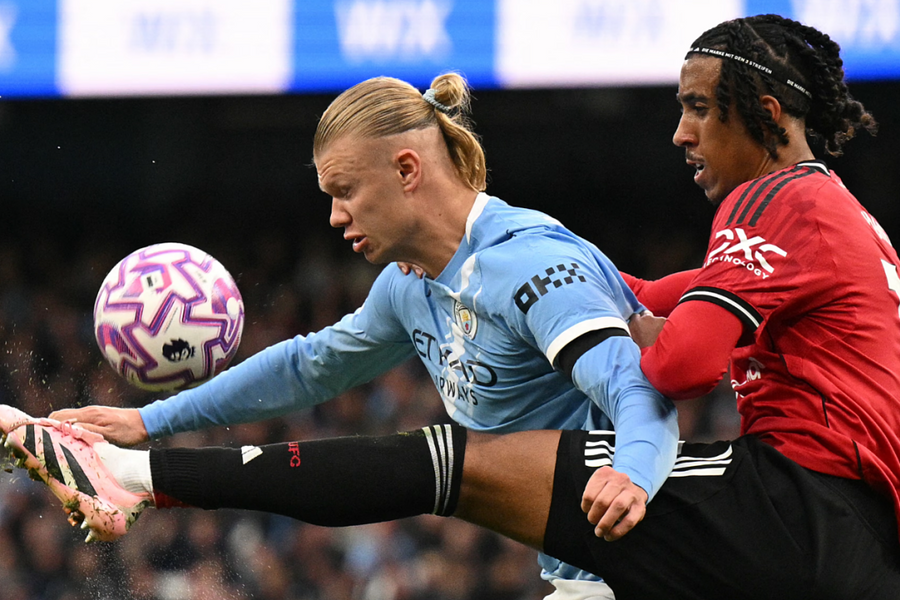 Yoro: 'Man Utd có thể sa sút, nhưng đẳng cấp thì không bao giờ mất'