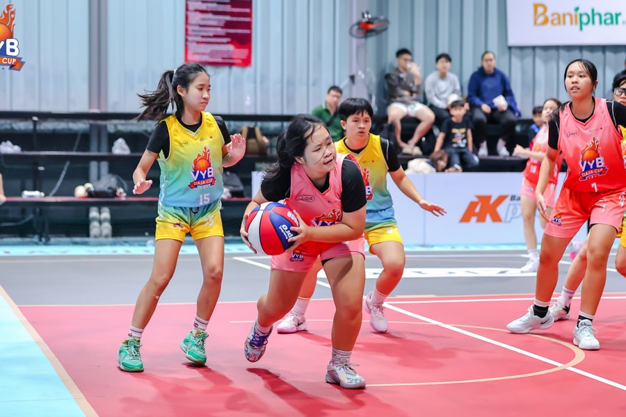 Vinschool The Harmony vào bán kết Giải bóng rổ Trẻ VnExpress