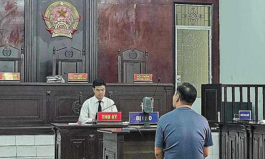 Hơn 6 năm bị cáo buộc 'vu khống sếp công an'