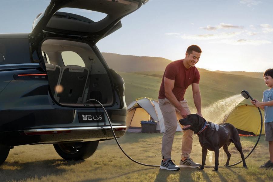 Ôtô Trung Quốc có sẵn vòi tắm nước nóng