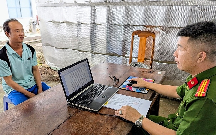 Hãm hại 2 bé gái hàng xóm