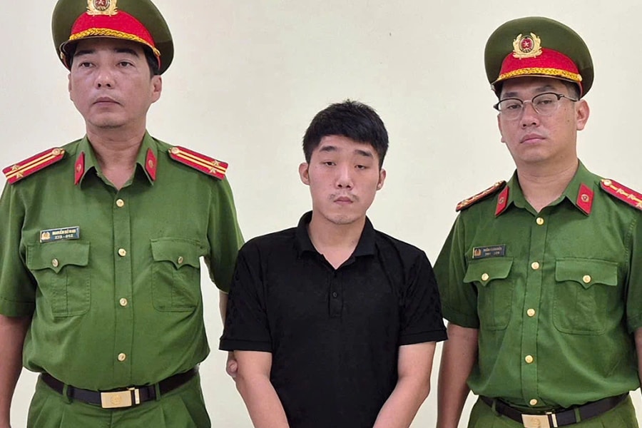 TikToker bị bắt vì 'ăn theo' video chửi bới trên mạng