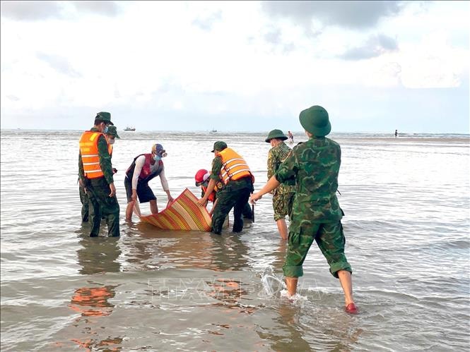 Tìm thấy thi thể du khách bị đuối nước tại biển Kê Gà