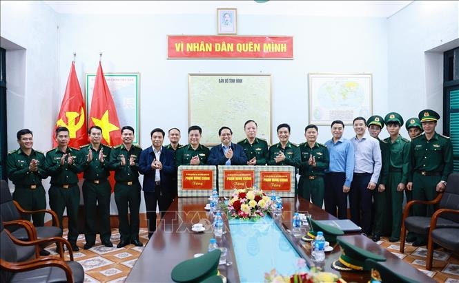 Thủ tướng Phạm Minh Chính thăm, động viên cán bộ, nhân dân xã biên giới Yên Khương, Thanh Hóa