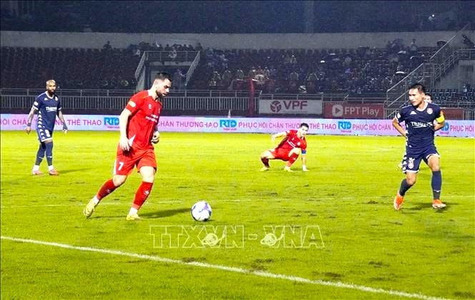 Vòng 11 V-League 2025 - 2026: Rực lửa sân Thống Nhất