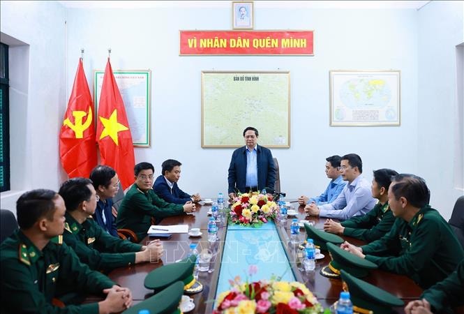 Thủ tướng thăm Đồn Biên phòng Yên Khương