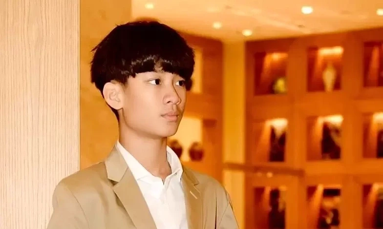 Tủ đồ hiệu của con trai Lệ Quyên