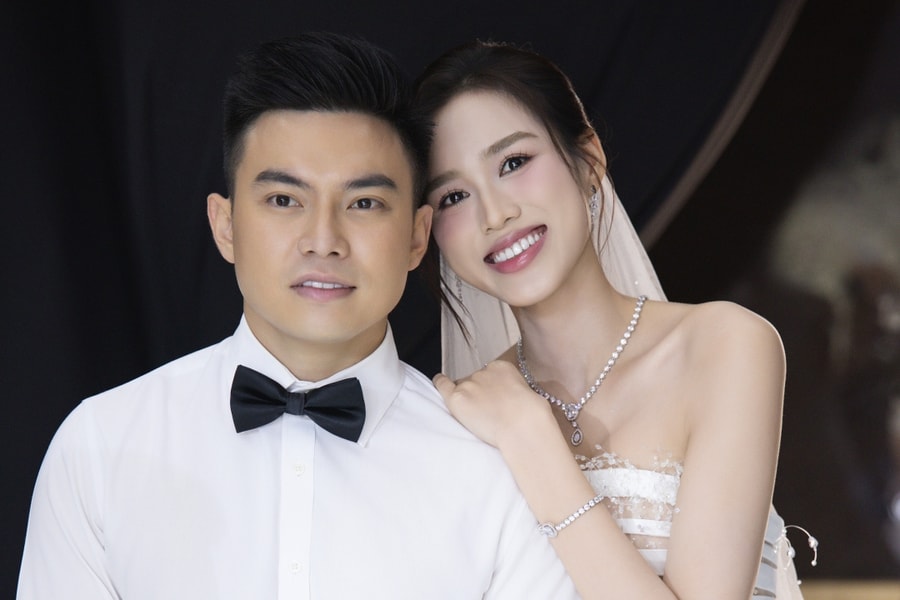 Bốn bộ váy cưới thắt eo của Đỗ Thị Hà