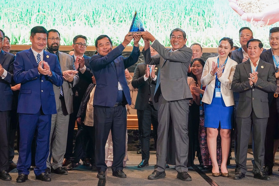 Gạo Ông Cua ST25 lần thứ ba đoạt giải ‘Gạo ngon nhất thế giới’