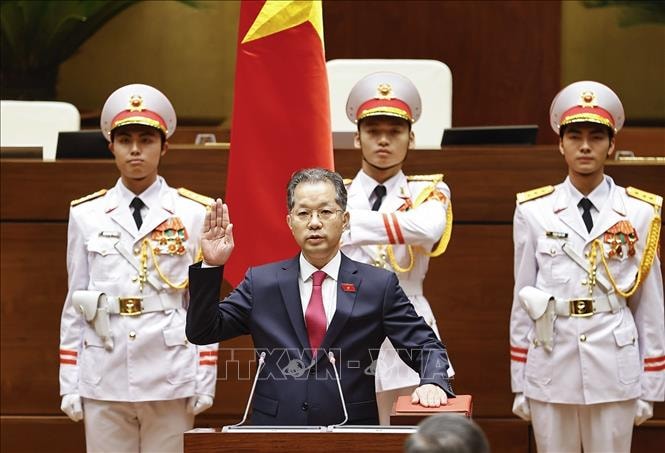 Chánh án Tòa án nhân dân tối cao Nguyễn Văn Quảng tuyên thệ nhậm chức