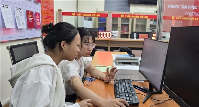 Chính quyền địa phương 2 cấp: Từng bước khắc phục tình trạng hành chính hóa, xa dân