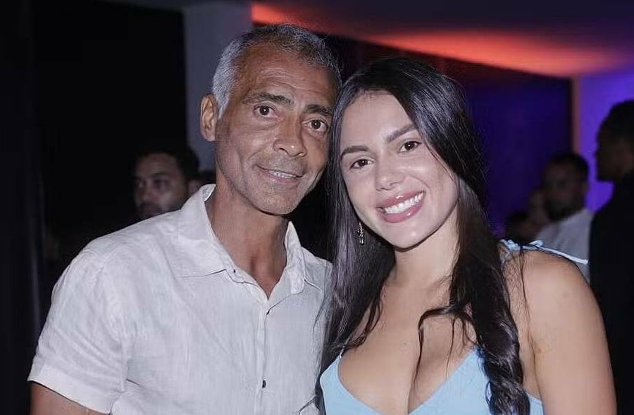 Romario chia tay bạn gái kém 37 tuổi