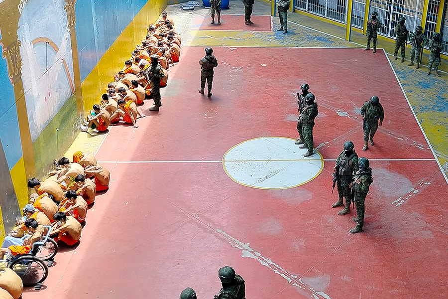 Đấu súng trong nhà tù Ecuador, ít nhất 4 người chết