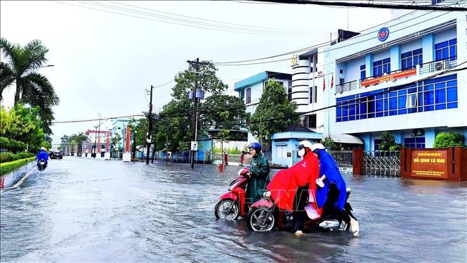 Thời tiết đêm 11/11: Nhiều nơi mưa dông, đề phòng lốc, sét, gió giật mạnh