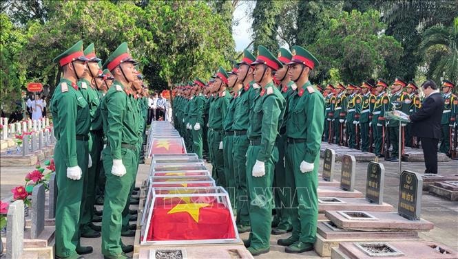 Truy điệu, an táng 18 hài cốt liệt sĩ hy sinh tại xã Ia Boòng, Gia Lai