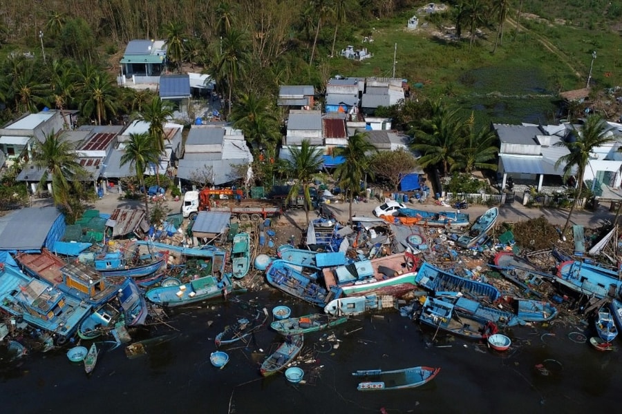 Loạt "cần câu cơm" tan nát, nỗi đau ở Vũng Chào sau bão Kalmaegi