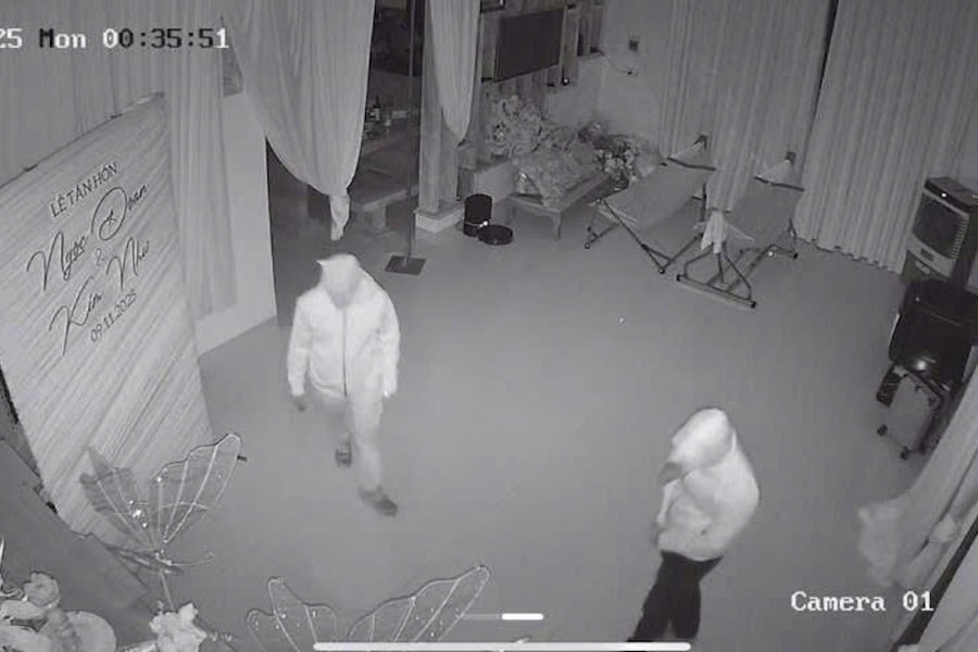 Cầm dao đột nhập nhà chú rể lấy trộm vàng, tiền mừng cưới