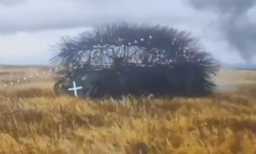 Ukraine sao chép 'giáp lông nhím' của xe tăng Nga