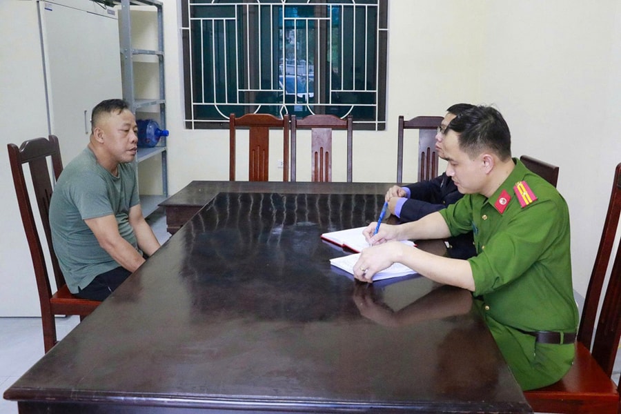 Nhóm con bạc chuyên mở sới tại đám tang