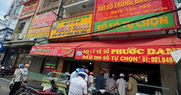 Xổ số miền Nam: Đại lý vé số liên tục đổi thưởng cho người trúng độc đắc