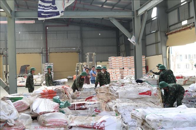 Gấp rút khôi phục sản xuất sau bão số 13