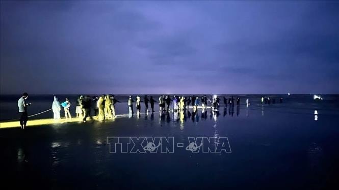 Hà Tĩnh: Tìm thấy thi thể nạn nhân bị lật thuyền trên biển