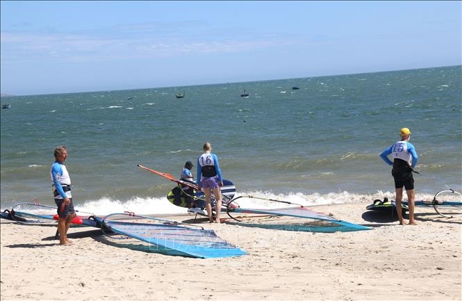 Các địa phương ven biển Lâm Đồng bước vào mùa cao điểm đón khách trú đông