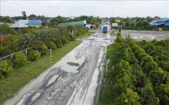 Đường gần 270 tỷ đồng ở Đồng Tháp hư hỏng nặng, tiềm ẩn nguy cơ tai nạn