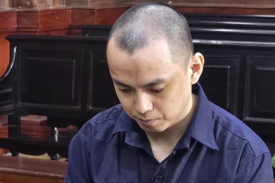 Giả chữ ký khách hàng, chiếm đoạt 5 tỷ đồng của nhà băng