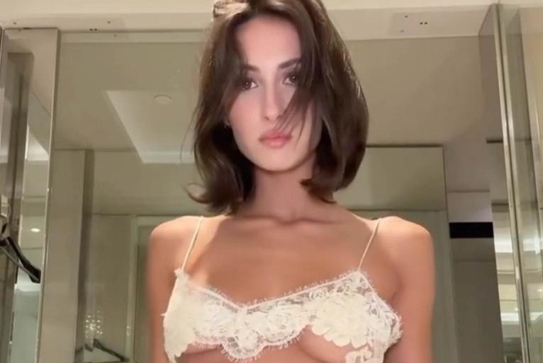 Em gái Bianca gây bàn tán