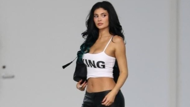 Bạn gái 'người đàn ông đẹp trai nhất thế giới' gây chú ý