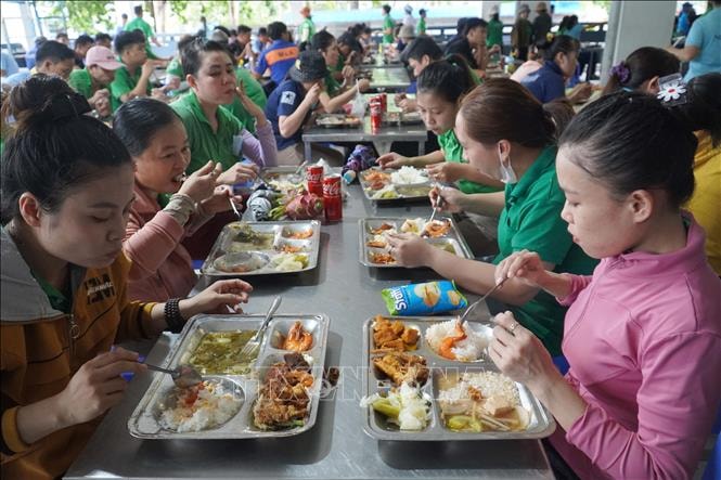 ‘Bữa cơm Công đoàn’ lan tỏa tinh thần sẻ chia, gắn kết người lao động