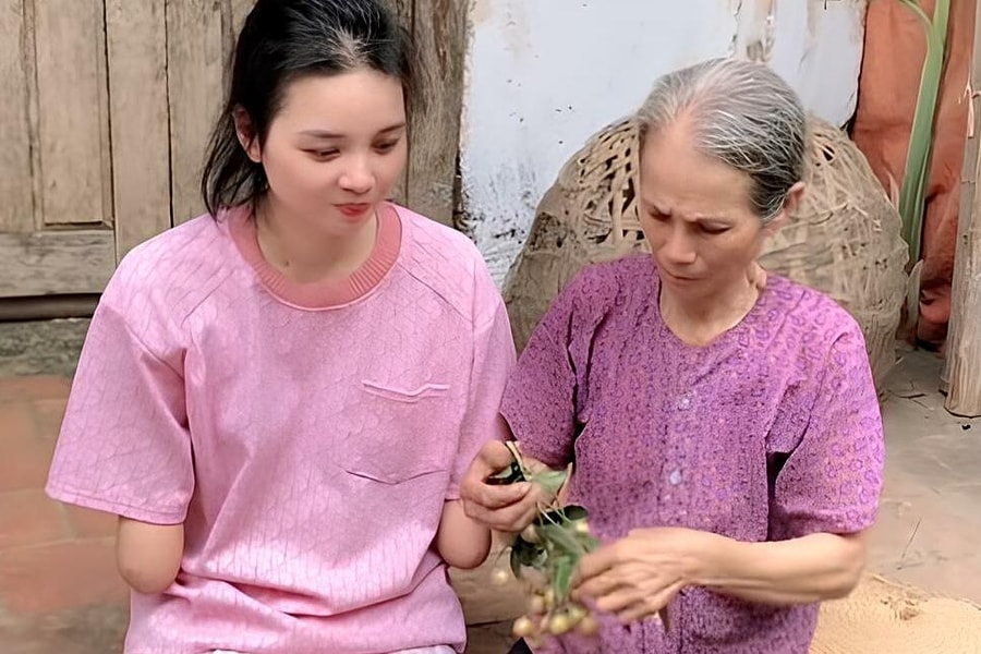 Cuộc đời mới của cô gái 'bỗng dưng mất hết tay chân'