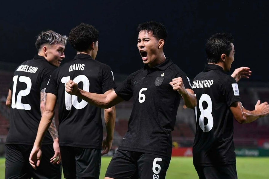 Ba cú sút xa giúp Thái Lan thắng trận ra mắt HLV mới