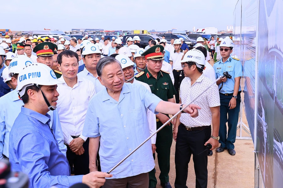 Tổng Bí thư: Sớm có chính sách thu hút hãng hàng không quốc tế tới Long Thành