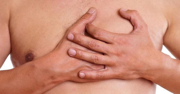 Sờ thấy khối u ở ngực, người đàn ông đi khám thì phát hiện sự thật đáng sợ