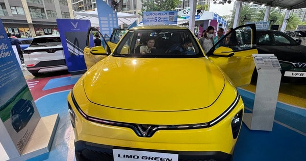 Mẫu MPV 7 chỗ mới nhất của VinFast gây bất ngờ cho giới chạy xe dịch vụ