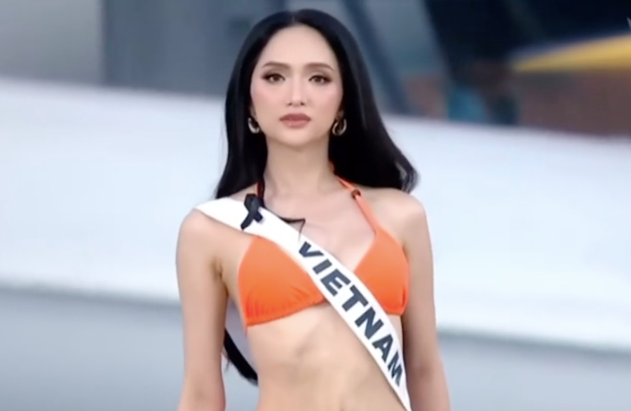 Hương Giang căng thẳng trình diễn áo tắm tại Miss Universe, fan Việt lo lắng