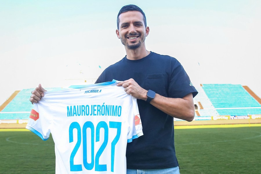 CLB Nam Định thuê HLV ngoại, ông Vũ Hồng Việt giữ 2 chức giám đốc