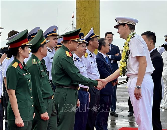 Đà Nẵng đón tàu Hải quân Pháp thăm hữu nghị thành phố