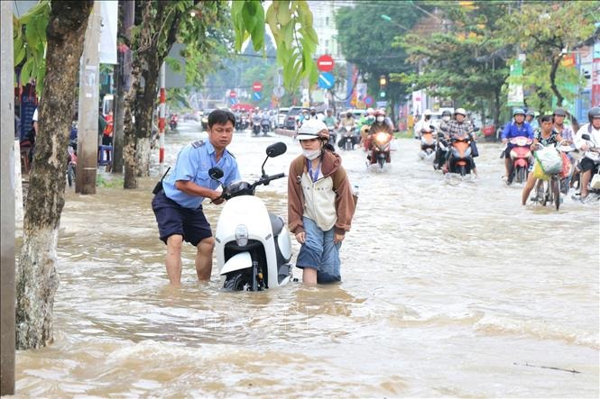 Triều cường ở Cần Thơ vượt báo động III trở lại