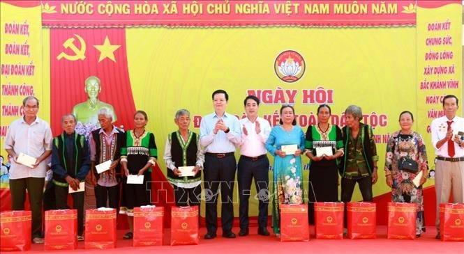 Cán bộ, đảng viên Mặt trận và đoàn thể phải gần dân