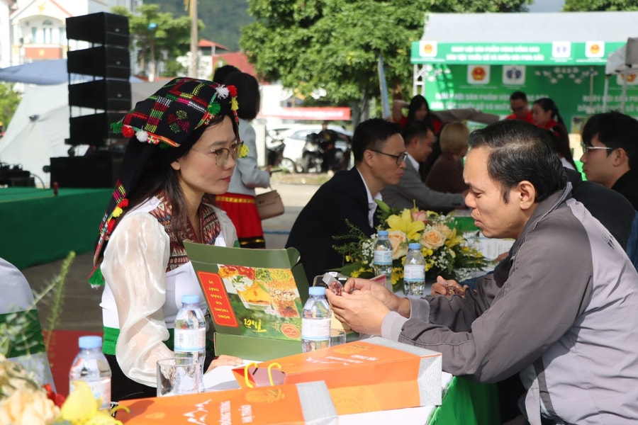Khai mạc Ngày hội sản phẩm vùng đồng bào dân tộc thiểu số và miền núi phía Bắc