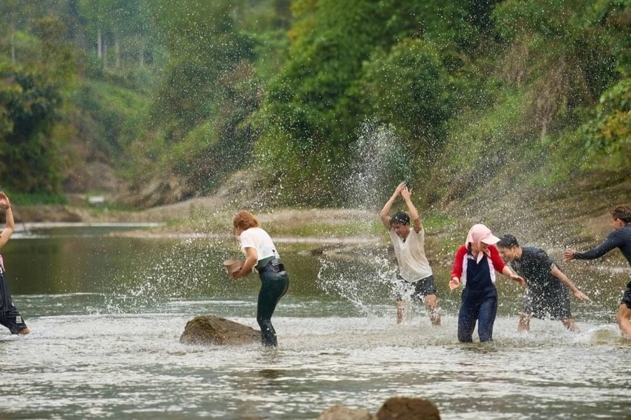 "Một ngày làm nông dân": Sản phẩm du lịch nông thôn hút khách của Lào Cai