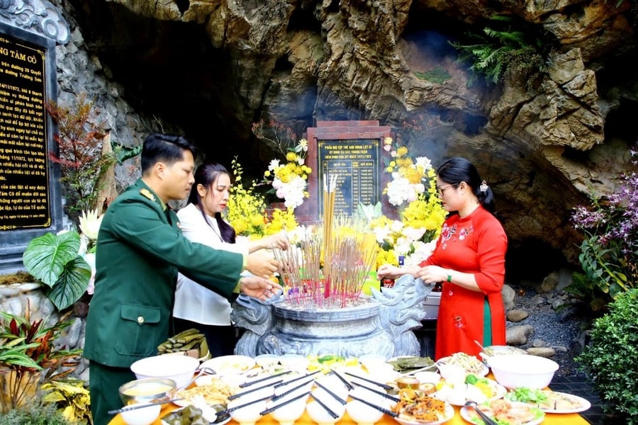 Phu nhân Ngô Phương Ly dự lễ khánh thành tôn tạo di tích Hang Tám Cô