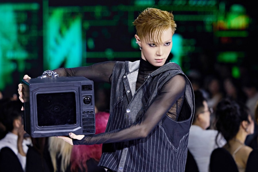 Trang phục nổi loạn lấy cảm hứng văn hóa Đông Sơn