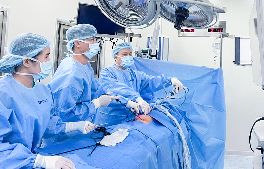 Mổ ruột thừa cho bé gái bị đảo ngược phủ tạng